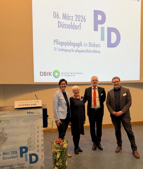 Referent:innen der Fachtagung (v.l.): Prof. Dr. Heidi Kuckeland, Prof. Dr. Ursula Hübner, Matthias Grünewald (Moderation) und Prof. Dr. Wolfgang von Gahlen-Hoops. (Fotos: Claudia Müller)