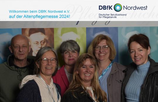 Die Pflegeberater:innen nutzen gern die Gelegenheit zum Austausch, hier bei der Altenpflegemesse 2024 in Essen.