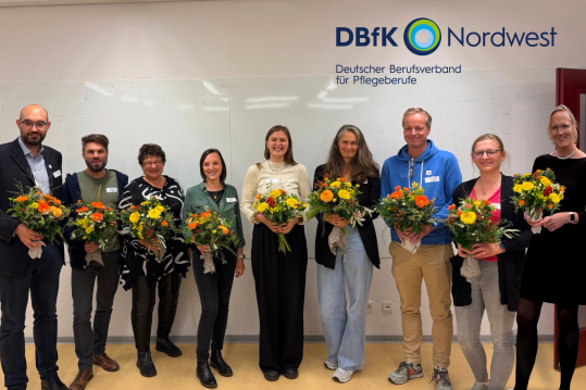 Der neue Vorstand. Redaktioneller Hinweis: Bei dem Foto handelt es sich um eine Montage. Julia Taubitz war bei der Mitgliederversammlung nicht anwesend.