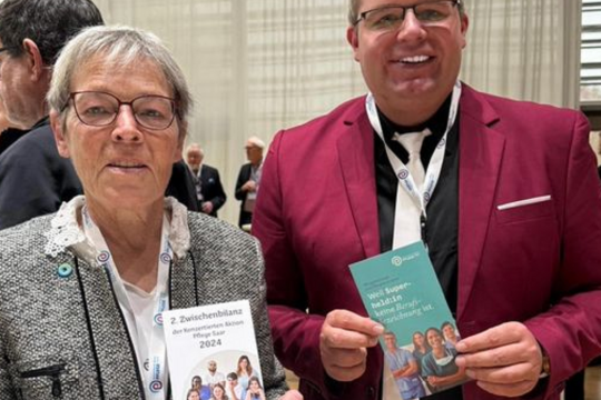 Andrea Kiefer und Marc Helfen vom DBfK Südwest.